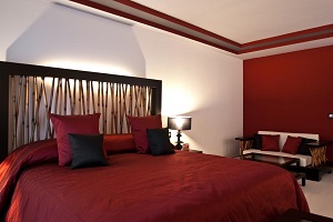 Hotel con jacuzzi en la habitación en Sevilla