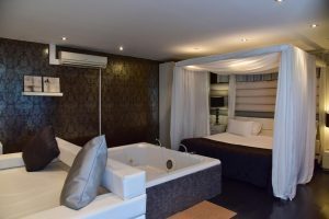 Hotel con sauna privada y jacuzzi en Lleida
