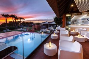 Ostentoso hotel con jacuzzi en la terraza privada en Cádiz