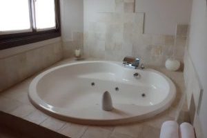 Hermoso hotel con jacuzzi privado en los Pirineos de Huesca